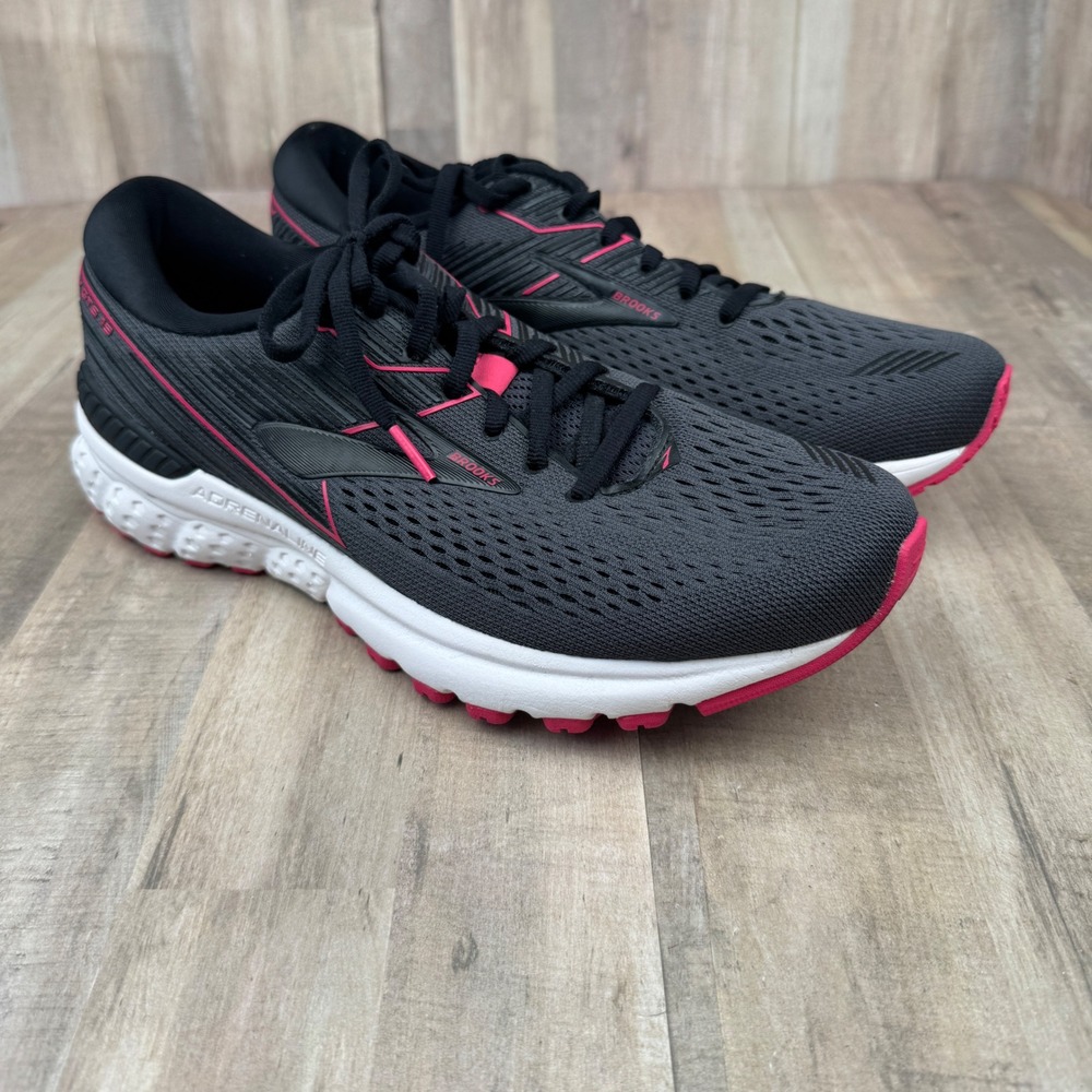 Brooks Black and Pink Women's Sneakers
